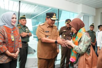 Penerbangan rute Makassar - Banjarmasin yang dibuka maskapai Lion Air, resmi beroperasi mulai hari ini, Rabu, 3 April 2024. Rute ini dilaunching Penjabat Gubernur Sulsel Bahtiar Baharuddin, bersama Kapolda Sulsel, Pangdam IX Hasanuddin, Kajati Sulsel, dan Bupati Maros.