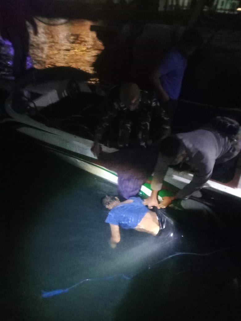 Pukul 20.05 WITA Kelurahan Loktuan, Kecamatan Bontang Utara dihebohkan dengan penemuan mayat yang mengapung di bawah kapal KM Berdikari milik bapak Kurnia, Sabtu, 6 April 2024.