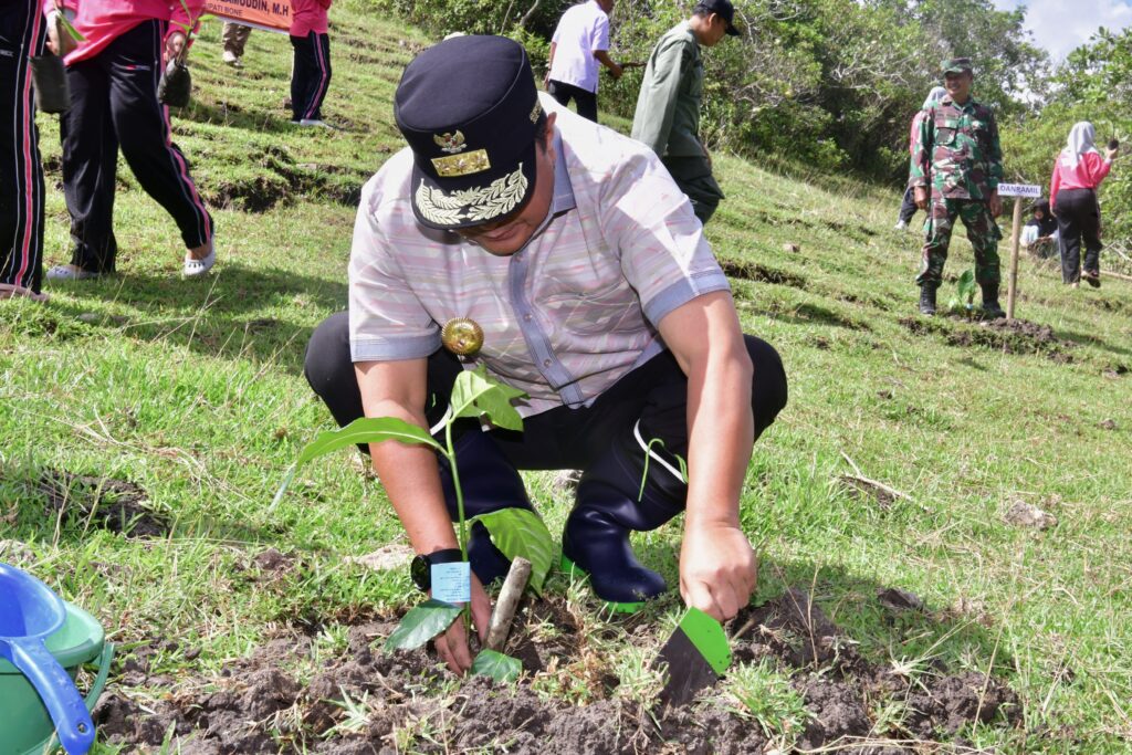 Bencana banjir kembali melanda Kabupaten Luwu Minggu, 7 April 2024. Tepatnya di Kelurahan Lindajang dan Desa Buntu Barana Kecamatan Suli Barat, serta Kelurahan Suli Kecamatan Suli.