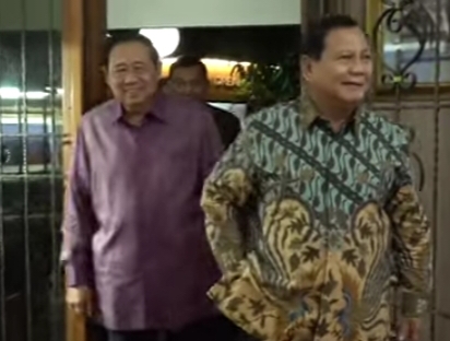 Capres terpilih Prabowo Subianto mengunjungi kediaman SBY. Foto: Tangkapan layar YT