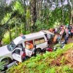 Penjabat Gubernur Sulsel, Bahtiar Baharuddin, menyampaikan duka cita mendalam atas bencana tanah longsor yang terjadi di Kabupaten Tana Toraja ini. Dilaporkan 18 meninggal dunia, dan dua orang masih proses pencarian.