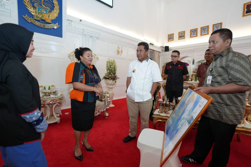 Konsulat Jenderal Filipina, Marry Jennifer Dominggo Dingal, menemui Penjabat Gubernur Sulawesi Selatan, Bahtiar Baharuddin, di Rumah Jabatan Gubernur, Kamis, 18 April 2024.