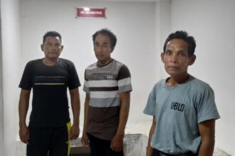 Tiga terpidana dalam kasus penangkapan ilegal di Makassar, Sulawesi Selatan. Foto: Puspenkum Kejaksaan Agung