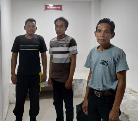 Tiga terpidana dalam kasus penangkapan ilegal di Makassar, Sulawesi Selatan. Foto: Puspenkum Kejaksaan Agung