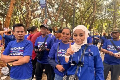 Ketua Fraksi Partai Demokrat, Desie Christiyana Sari (berhijab). Foto: Sofyan/ipol.id