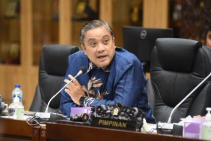 Politisi Partai Demokrat, Dede Yusuf saat mengikuti rapat. Foto: Parlementaria