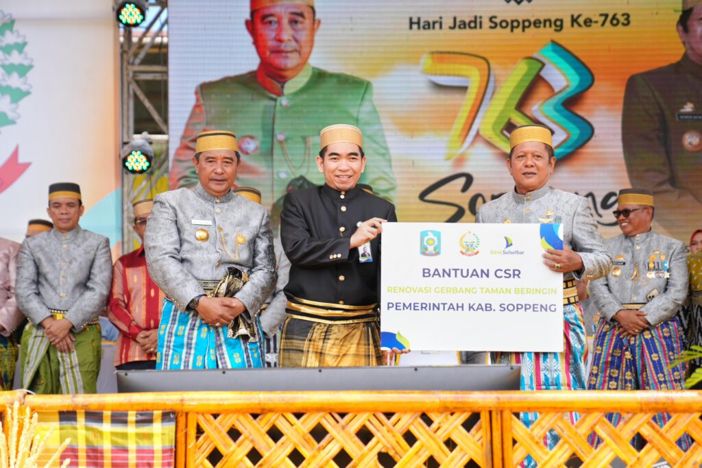 Peringatan Hari Jadi Kabupaten Soppeng yang ke-763 turut dihadiri Penjabat Gubernur Sulawesi Selatan (Sulsel), Bahtiar Baharuddin, Selasa, 23 April 2024.