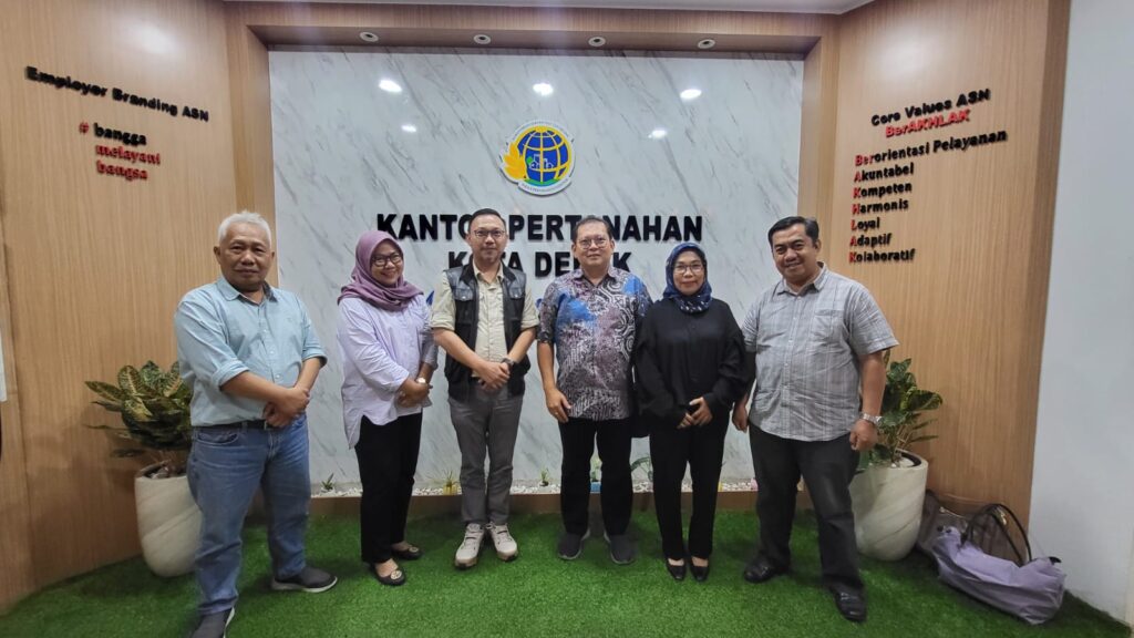 Indra Gunawan saat menerima audiensi jajaran redaksi dan manajemen Harian Pagi Pelita Baru, Kamis, 25 April 2024.