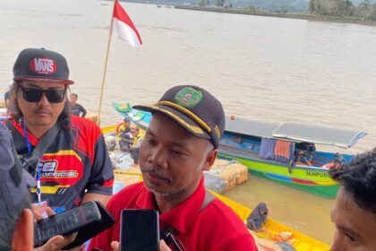 Kepala Desa Embalut, Yahya. Foto: humas/ipol.id