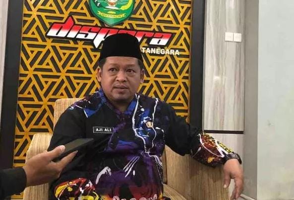 Foto : Kepala Dispora Kukar, Aji Ali Husni.