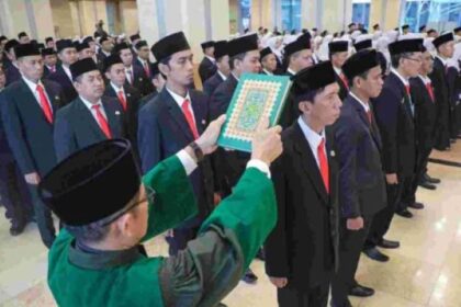 Proses pelantikan ratusan pejabat oleh Sekda, Joko. (Foto dok Pemprov)