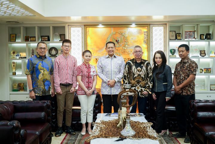Ketua MPR Bamsoet saat menerima Pengurus Asosiasi Big Data & AI (ABDI) serta Perwakilan Huawei Indonesia, di Jakarta, Senin (1/4/24).