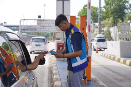 Hingga H-2 Hari Raya Idulfitri 1445H (8 April 2024), sekitar 628 ribu kendaraan belum melaksanakan melakukan perjalanan mudik. Jumlah ini merupakan 33% dari total prediksi Jasa Marga terhadap kendaraan yang melewati empat gerbang tol utama. Foto: jm