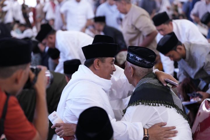 Pj Gubernur Sulsel, Bahtiar Baharuddin menyampaikan ucapan selamat hari raya Idulfitri kepada seluruh umat Islam dan masyarakat Indonesia. Foto:Ist