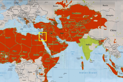 Negeri-negeri kaum muslimin, ditunjukkan oleh warna merah. Sedangkan Israel, ditunjukkan oleh warna kuning. Kecil, mungil, dan terkepung. Foto: dok literasiislam