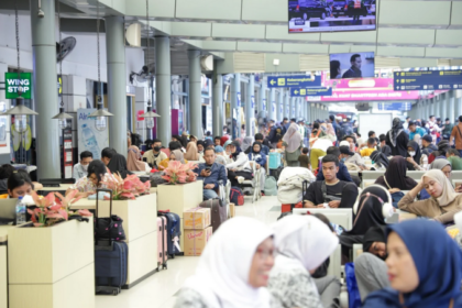 Pada Angkutan Lebaran 2024 ini, total terdapat 8.678 perjalanan kereta api Jarak Jauh dan Lokal atau rata-rata 394 perjalanan KA per hari. Rinciannya, 5.618 perjalanan KA jarak jauh dan 3.060 perjalanan KA Lokal. Foto: KAI