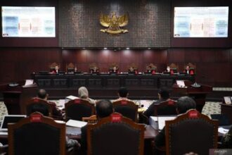 Ketua Mahkamah Konstitusi (MK) Suhartoyo (keempat kiri) memimpin sidang lanjutan sengketa hasil pilpres 2024 di Mahkamah Konstitusi, Jakarta. foto/ist