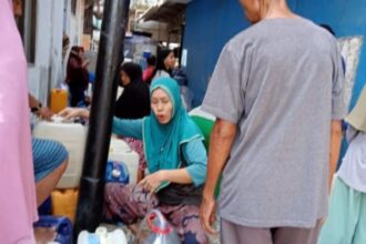 Ilustrasi warga Jakarta yang kesulitan air akibat aliran PAM Jaya mengalami gangguan.(foto dok pribadi)