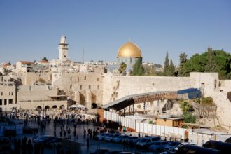 Ilustrasi Kawasan Masjid Al Aqsa dan kawasan suci tiga agama di Yarusalem di Palestina. Kawasan ini kerap diliputi perang, terakhir adalah perang Iran-Israel. Foto: Haleyve/pexels.