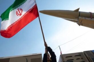 Iran telah menyita sebuah kapal komersial yang memiliki hubungan dengan Israel saat kapal tersebut melewati Selat Hormuz