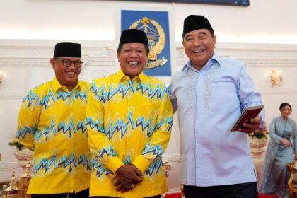 Open house Penjabat Gubernur Sulsel Bahtiar Baharuddin dan Penjabat Ketua Tim Penggerak PKK Sulsel Sofha Marwah Bahtiar di Rumah Jabatan Gubernur, berlanjut hingga hari kedua lebaran, Kamis, 11 April 2024. Foto: ist