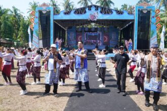 Menpora RI, Dito Ariotedjo, World Surfing League (WSL), Krui Pro 2024 QS 5000, di Pantai Tanjung Setia, Kabupaten Pesisir Barat, Lampung, Selasa (28/5) pagi.