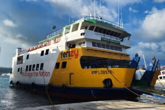 Bantu Persalinan di Kapal Saat Pelayaran menuju Tual, ASDP Apresiasi Nakhoda dan ABK KMP Lobster. Istimewa