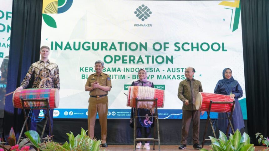 Penjabat Sekertaris Daerah Provinsi Sulawesi Selatan, Andi Muhammad Arsjad, menghadiri Inauguration of School Operation Kerjasama Indonesia - Austria, Balai Latihan Kerja (BLK) Maritim, Balai Besar Pelatihan Vokasi dan Produktivitas (BBPVP) Makassar, di Aula Syekh Yusuf BBPVP Makassar, Selasa, 7 Mei 2024.