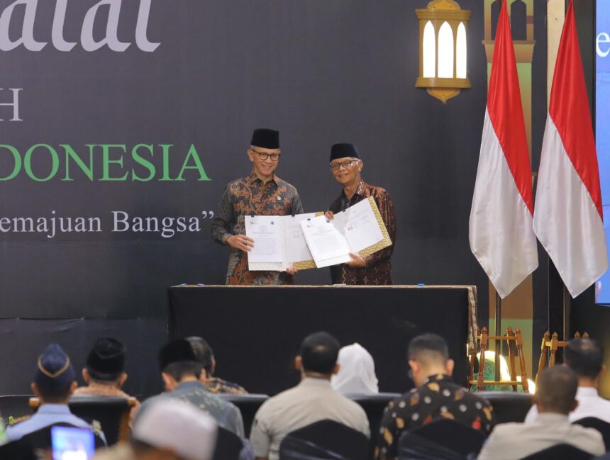 Otoritas Jasa Keuangan (OJK) dan Majelis Ulama Indonesia (MUI) menyepakati sinergi dalam melaksanakan upaya pengembangan dan penguatan sektor jasa keuangan syariah di Indonesia. Foto/ojk