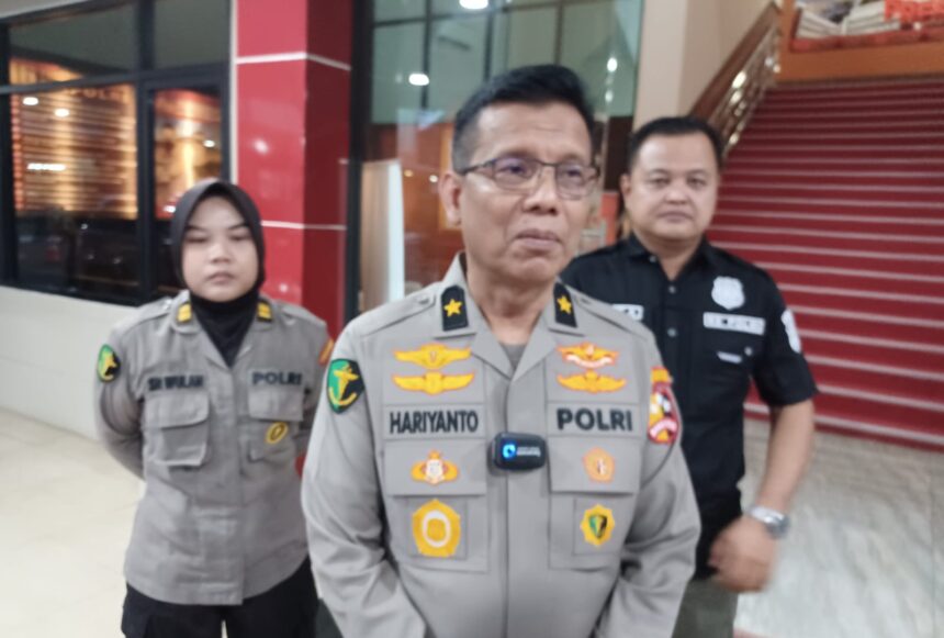 Kepala Rumah Sakit (Karumkit) Polri, Brigjen Pol Hariyanto dan jajaran di Rumah Sakit Polri Kramat Jati, Jakarta Timur, Selasa (7/5). Foto: Joesvicar Iqbal/ipol.id