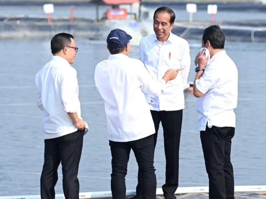 Presiden Joko Widodo meresmikan Tambak Budidaya Ikan Nila Salin di Karawang, Jawa Barat. Foto: IG, @Jokowi (tangkap layar)