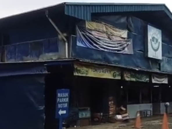 Kondisi Pasar Munjul, Jakarta Timur yang dikeluhkan masyarakat.(foto screenshot YT)