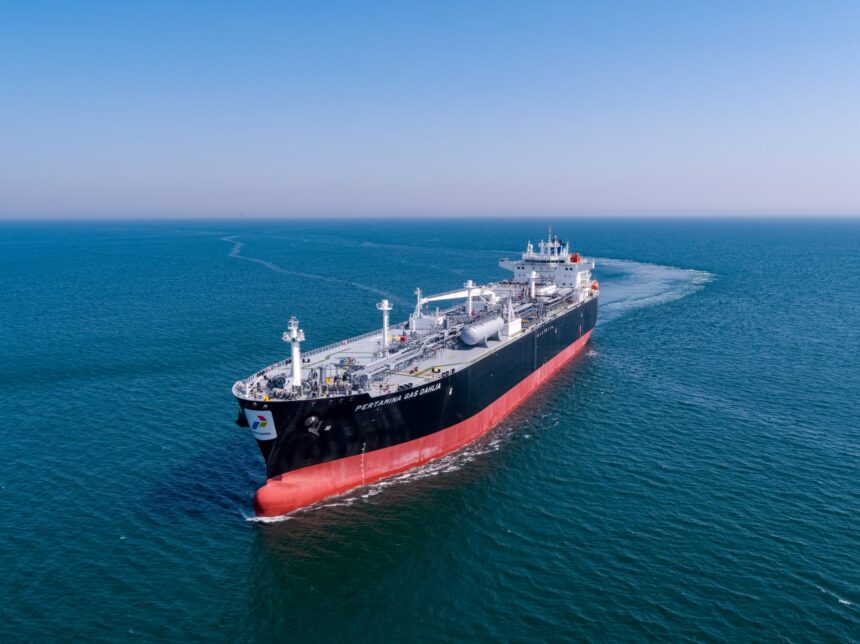 Kapal tanker gas raksasa Very Large Gas Carrier (VLGC). Foto: Dok Kementerian BUMN