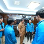 Pj Gubernur Sulsel saat menemui jajaran BEM Unismuh Makassar. Foto: Dok Humas