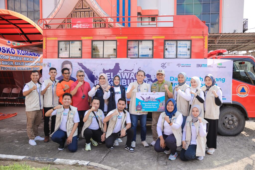 Sebagai bentuk upaya tanggap bencana Galodo yang terjadi di Sumatera Barat, PT Pegadaian melalui program Relawan Bakti BUMN Batch V menyalurkan bantuan berupa ketersediaan pangan. Foto/PT pegadaian 