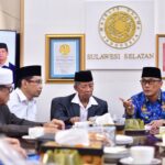 Zudan Arif Fakrullah bersilaturahmi dengan pengurus Majelis Ulama Indonesia (MUI) Sulsel di Sekretariat MUI di Masjid Raya. Foto: dok humas