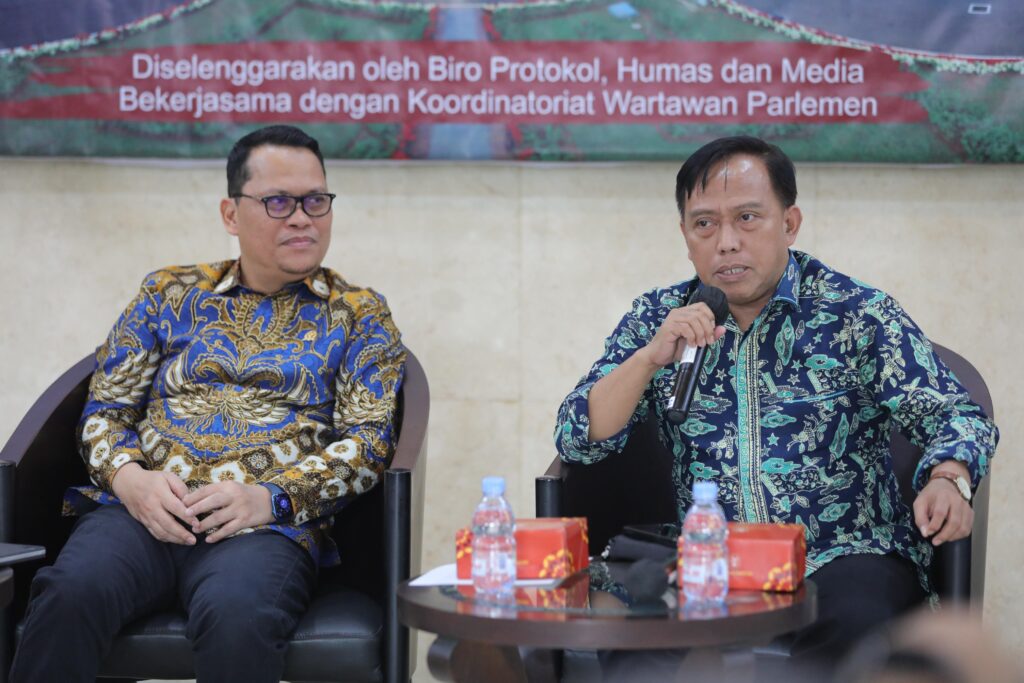 Ketua Komite III DPD RI Hasan Basri pada Dialog Kenegaraan membahas peran lembaga legislatif dalam pelayanan publik pada penyelenggaraan Ibadah Haji 2024, di gedung DPD RI, Komplek Parlemen Senayan Jakarta, Rabu (22/5/2024).
