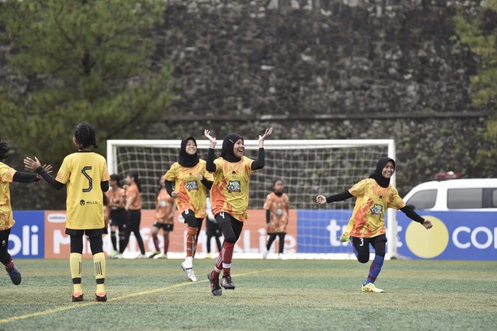 Bertempat di Kingkong Soccer Arena, Jakarta Timur, turnamen MilkLife Soccer Challenge – Jakarta Series 1 2024 diikuti tak kurang dari 368 siswi Sekolah Dasar (SD) yang berasal dari Jakarta dan sekitarnya. Foto/megapro