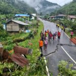 Dampak tanah longsor di Kampung Mitiede, Distrik Minyawbouw, Kabupaten Pegunungan Arfak, Provinsi Papua Barat, pada Minggu (26/5), mengakibatkan akses jalan rusak. Foto: BPBD Kabupaten Pegunungan Arfak.