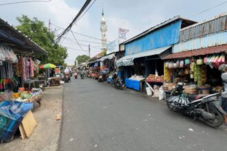 Suasana di Pasar Jangkrik, Kelurahan Pisangan Baru, Kecamatan Matraman, Jakarta Timur, pada Selasa (28/5) siang. Foto: Ist