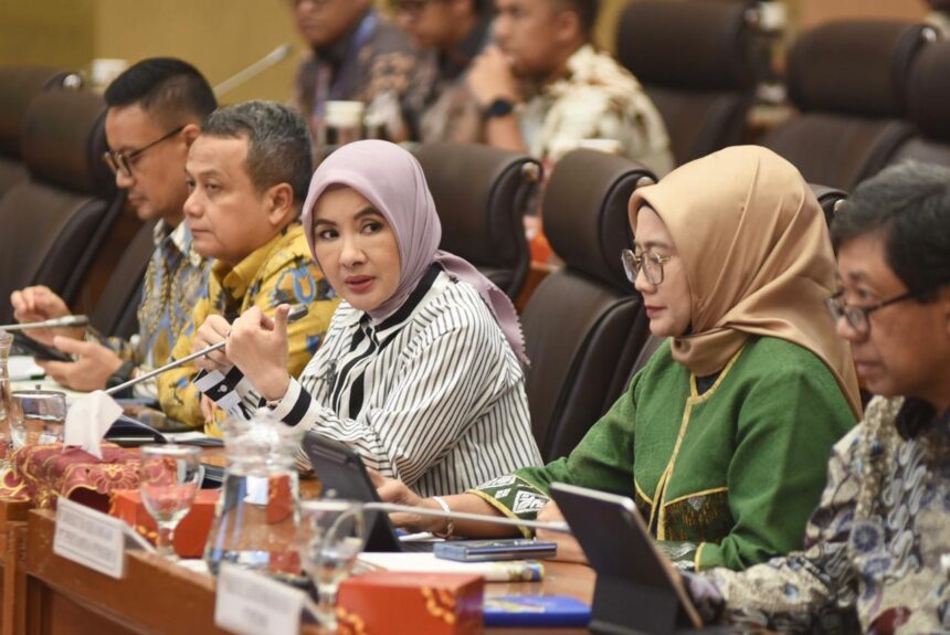 Direktur Utama PT Pertamina (Persero), Nicke Widyawati, pada Rapat Dengar Pendapat (RDP) DPR RI, Selasa (28/5/2024). Foto: Dok Pertamina
