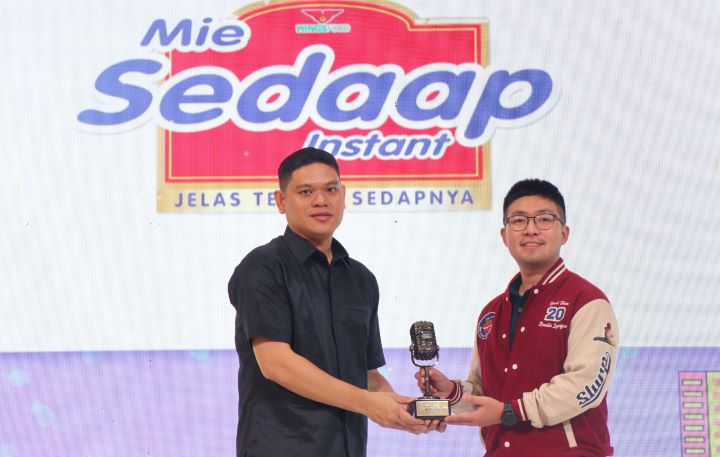 Mie Sedaap raih Youth Choice Award sebagai Mie Instan Pilihan Gen Z di Jakarta Marketing Week 2024.