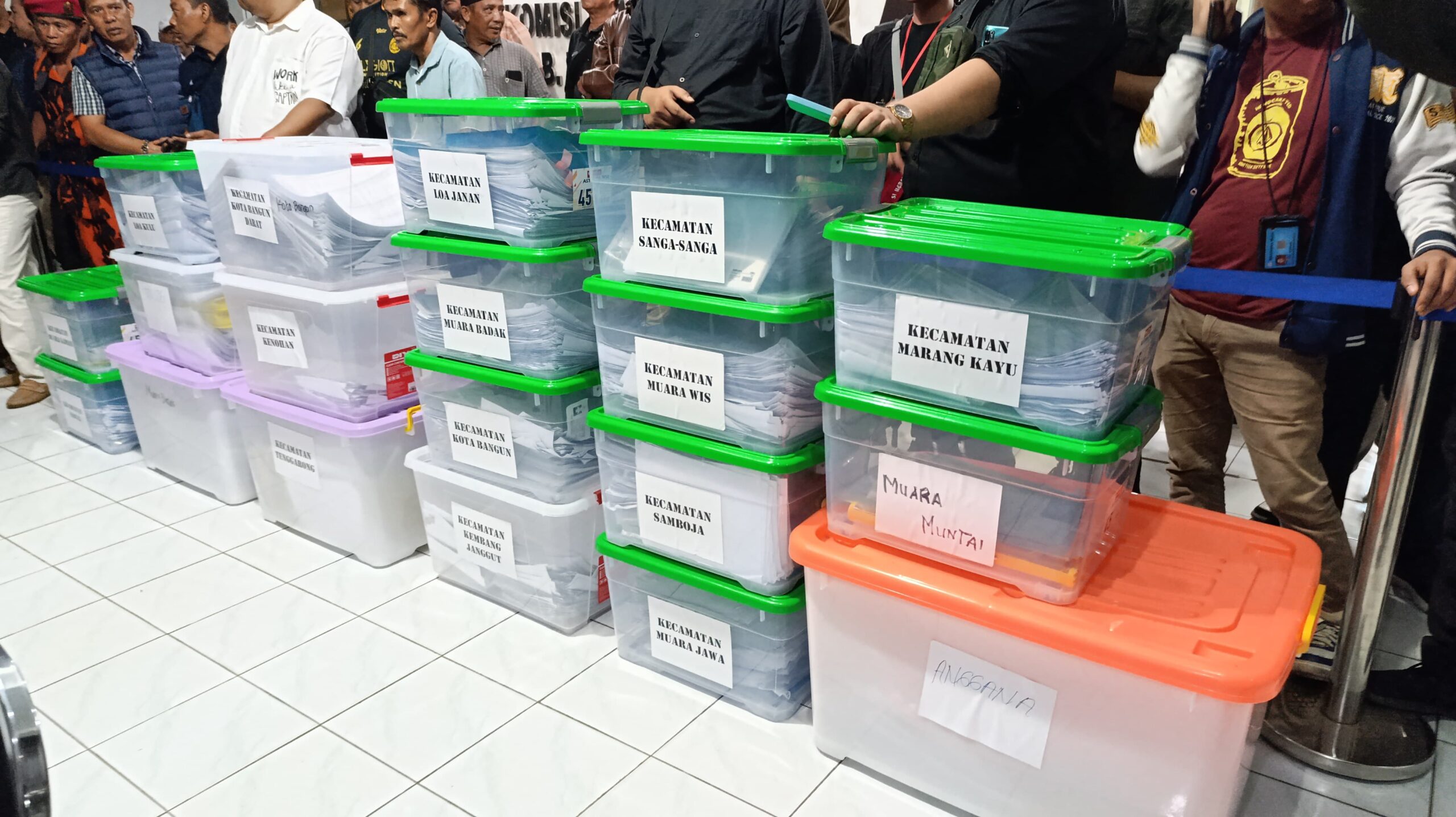 AYL-AZA Resmi Calonkan Diri di Pilkada Kukar dengan Membawa 42.000 Dukungan Suara 2 WhatsApp Image 2024 05 13 at 11.03.45 1 scaled