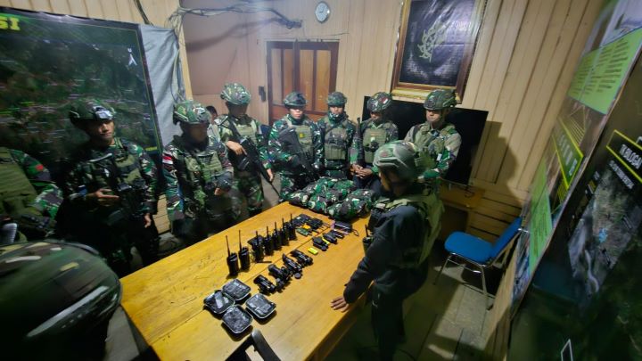 Saat bertugas di Papua, Satuan Tugas (Satgas) TNI dipastikan hanya menggunakan akomodasi militer sebagai tempat tinggal. Foto: Humas Koops Habema