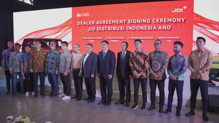 Peluncuran BAIC dihadiri oleh Ketua MPR RI Bambang Soesatyo (Bamsoet), direksi JDI, dan Rudy Salim selaku CEO Prestige Motorcars. Foto: JDI