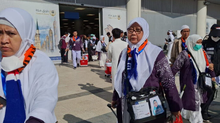 Jemaah haji Indonesia tiba di Bandara AMMA Madinah