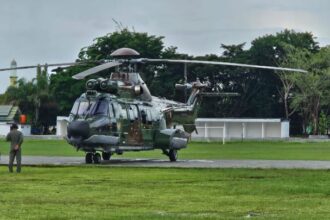 Pemerintah Provinsi Sulsel telah berupaya menyalurkan bantuan ke Kecamatan Latimojong, Kabupaten Luwu, kemarin, Sabtu, 4 Mei 2024, menggunakan helikopter. Foto: Ist