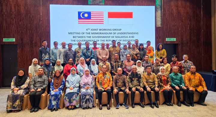 legasi Indonesia dalam ke-4 Joint Working Group (JWG) on the Memorandum of Understanding (MoU) on the Employment and Protection of Indonesian Domestic Workers in Malaysia di Johor Bahru, Malaysia. Foto: Kemenaker
