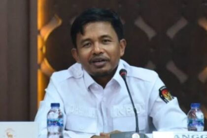 Anggota KPU RI, Idham Holik disalah satu acara.(Foto Instagram KPU)