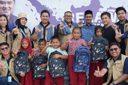 Melalui program bertajuk “Mandiri Sahabat Desa”, Bank Mandiri melakukan ragam bantuan sosial dan pelatihan bagi masyarakat di Desa Bungintende, Kecamatan Bungku Selatan, Kabupaten Morowali, Sulawesi Tengah. Foto: Dok Bank Mandiri